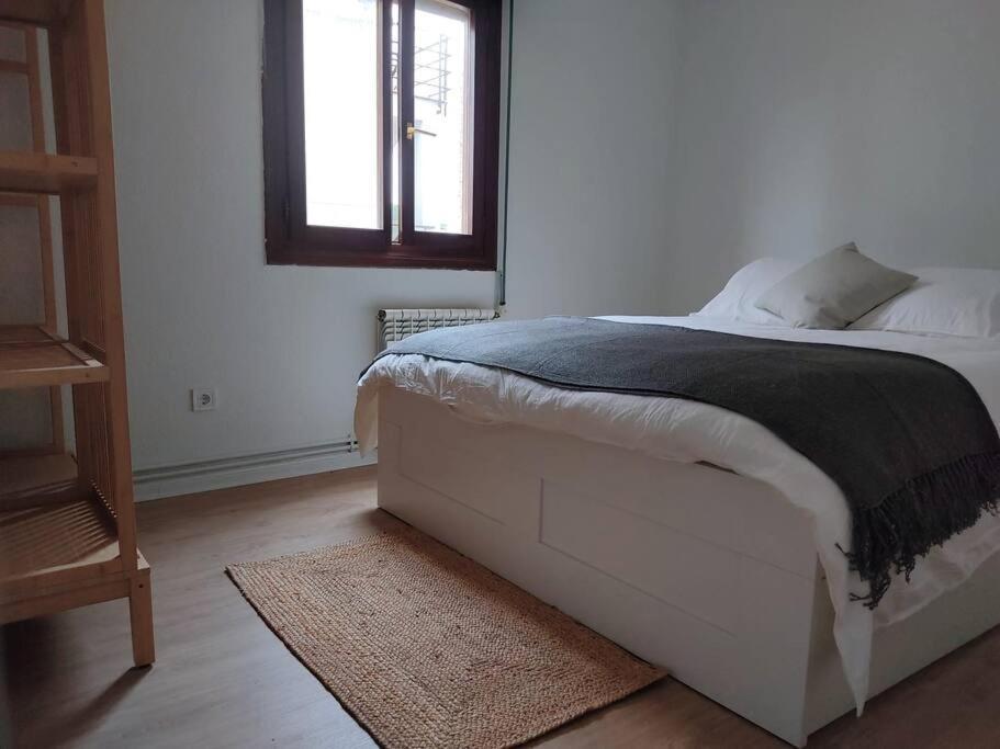 En Mogro. Apartment *